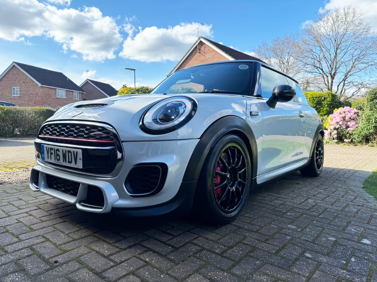 2016 Mini John Cooper Works Image 1