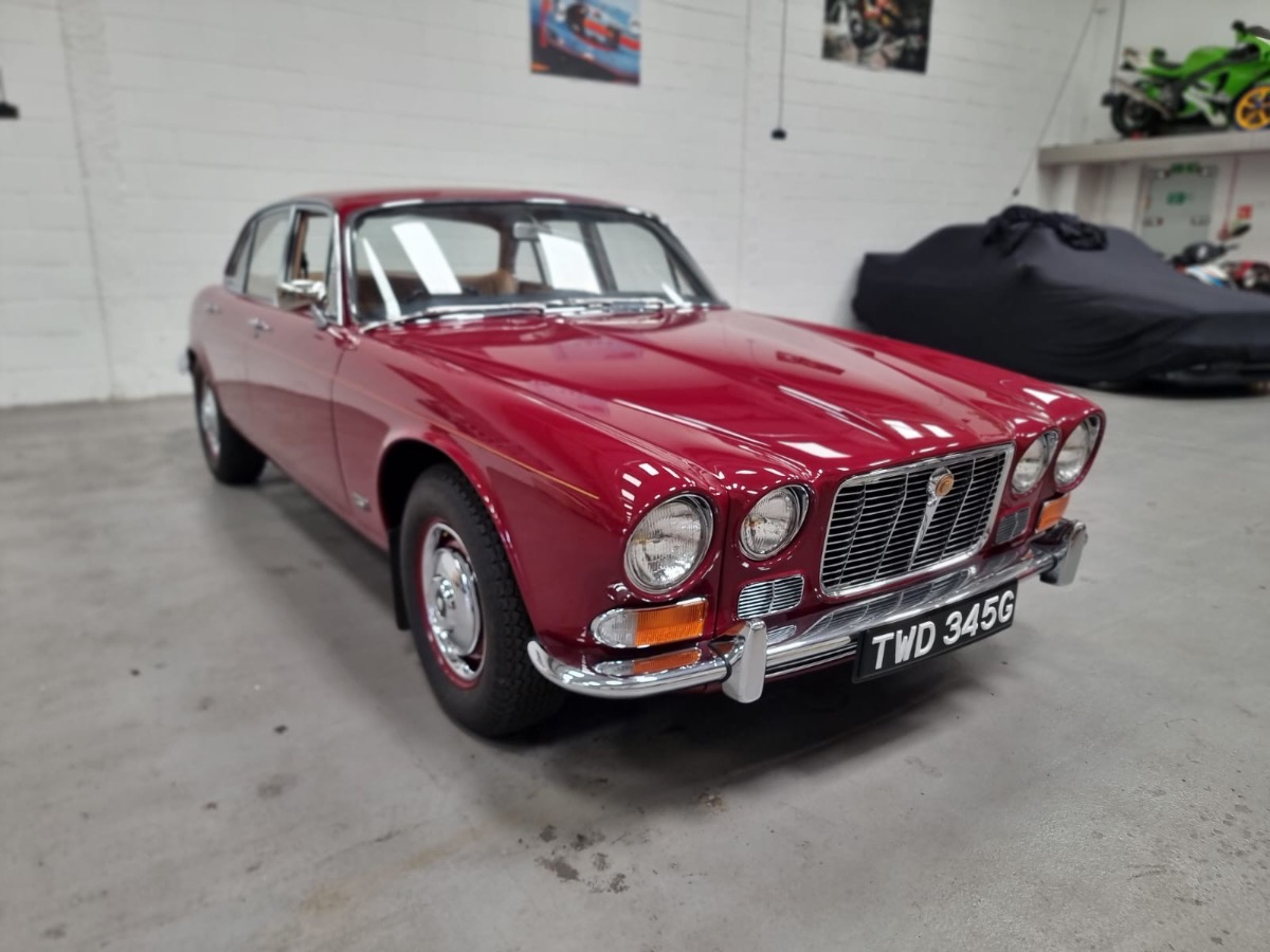 1968 Jaguar XJ6 Image 2