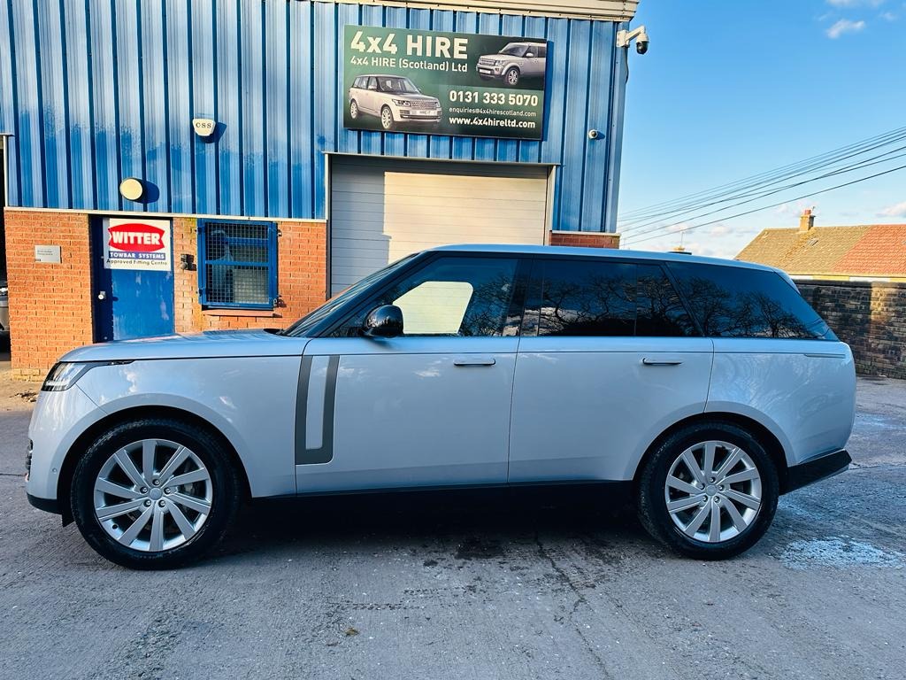 2023 Land Rover Range Rover Image 3
