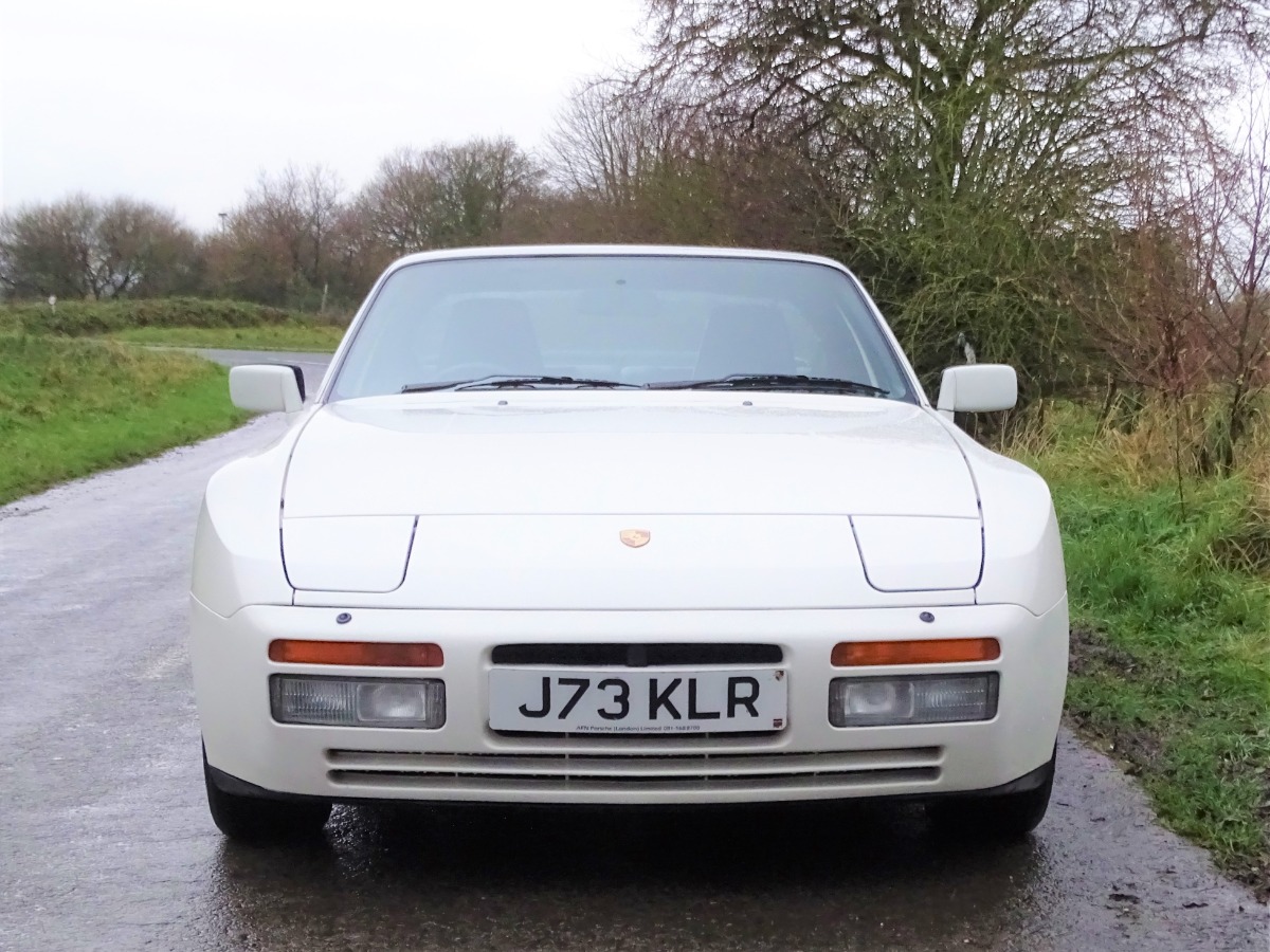 1989 Porsche 944 Image 1