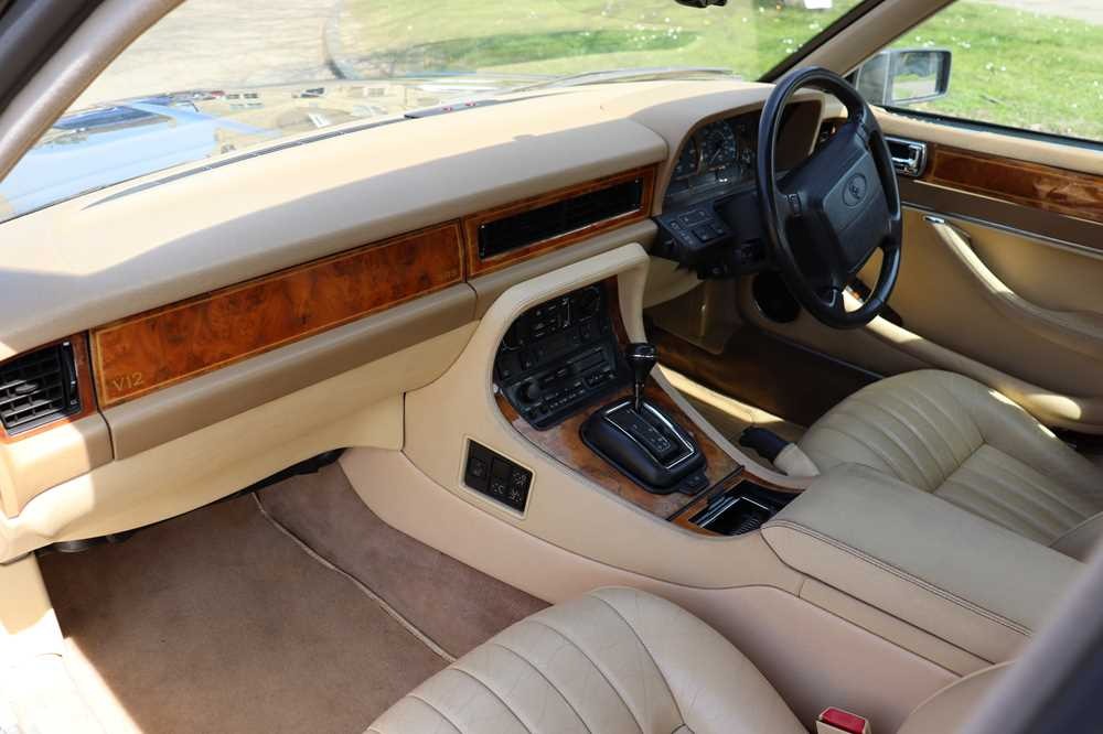 1994 Jaguar XJ Image 4