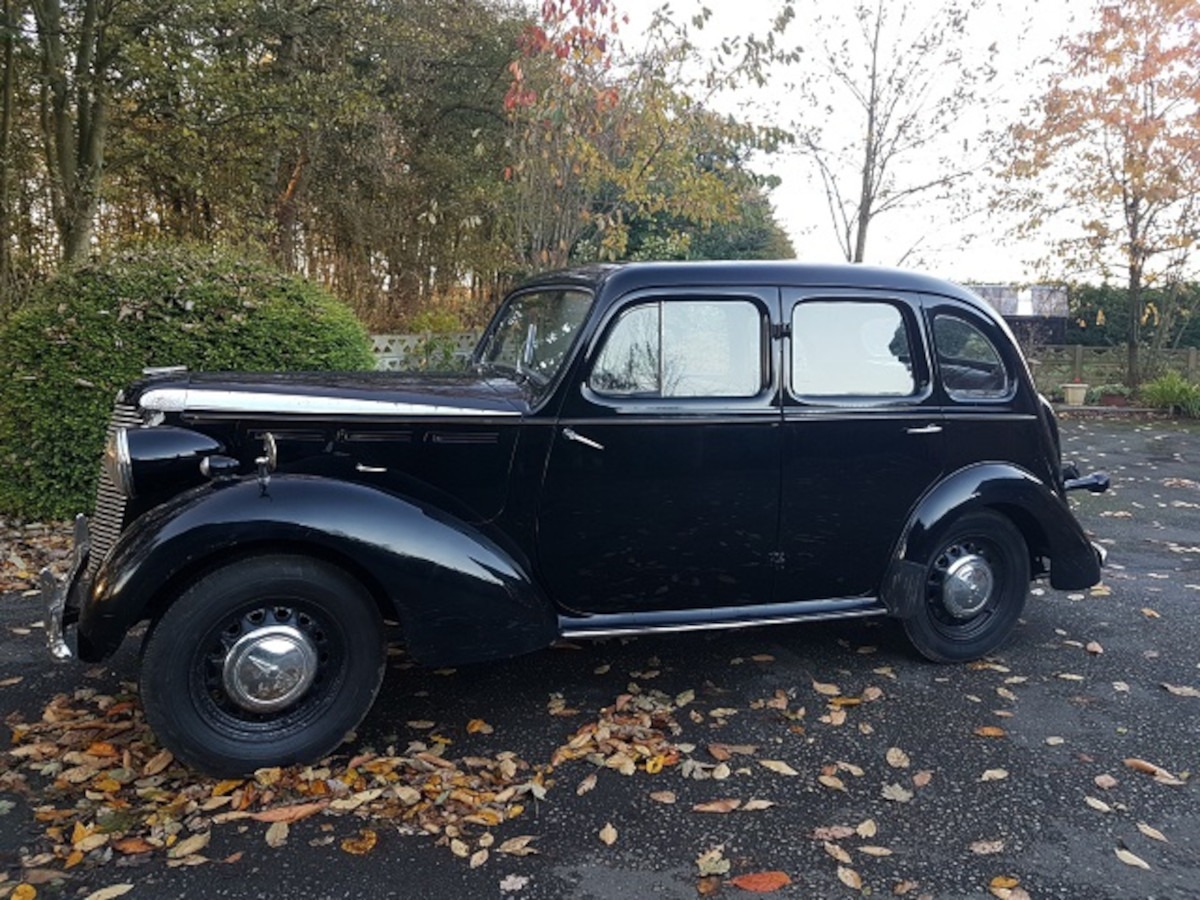 1947 Vauxhall Saloon Image 2