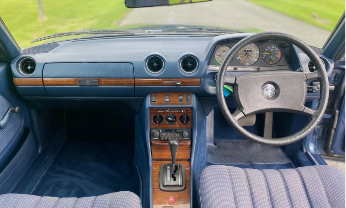 1983 Mercedes-Benz 230 Image 6
