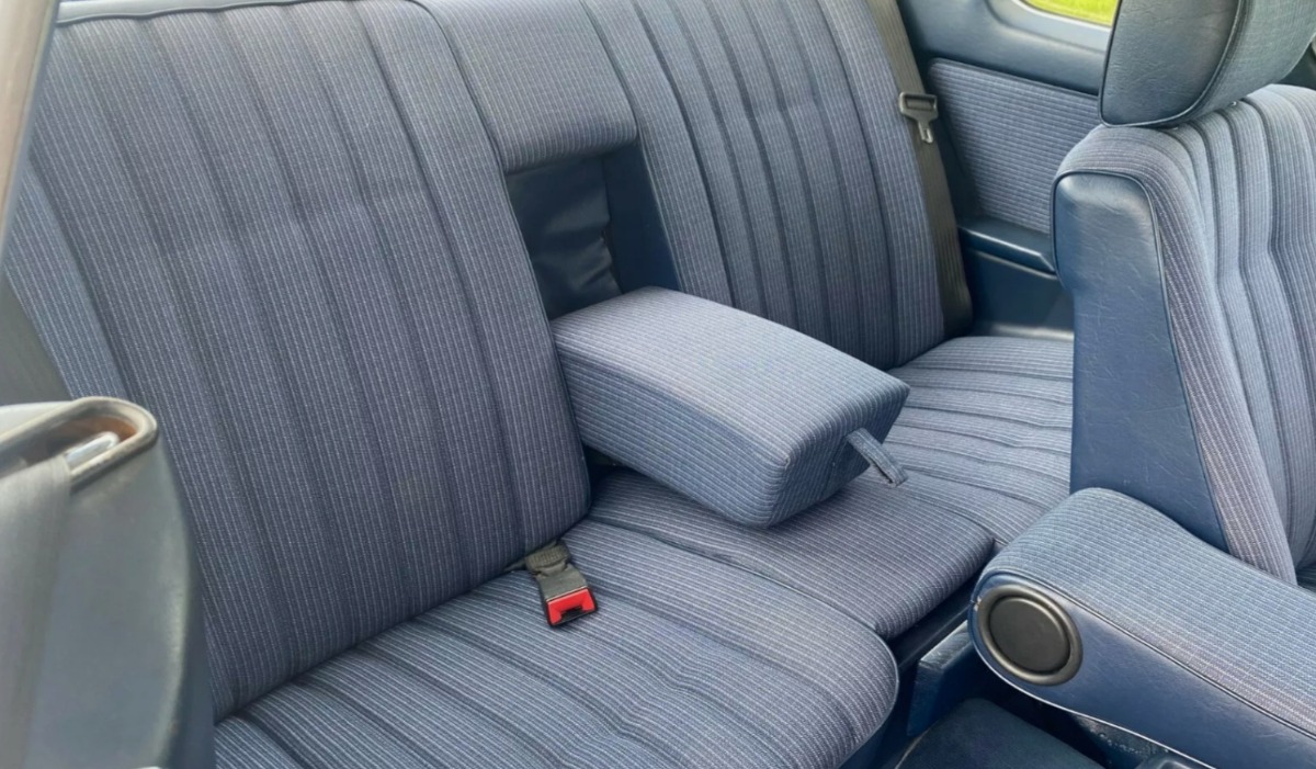 1983 Mercedes-Benz 230 Image 7