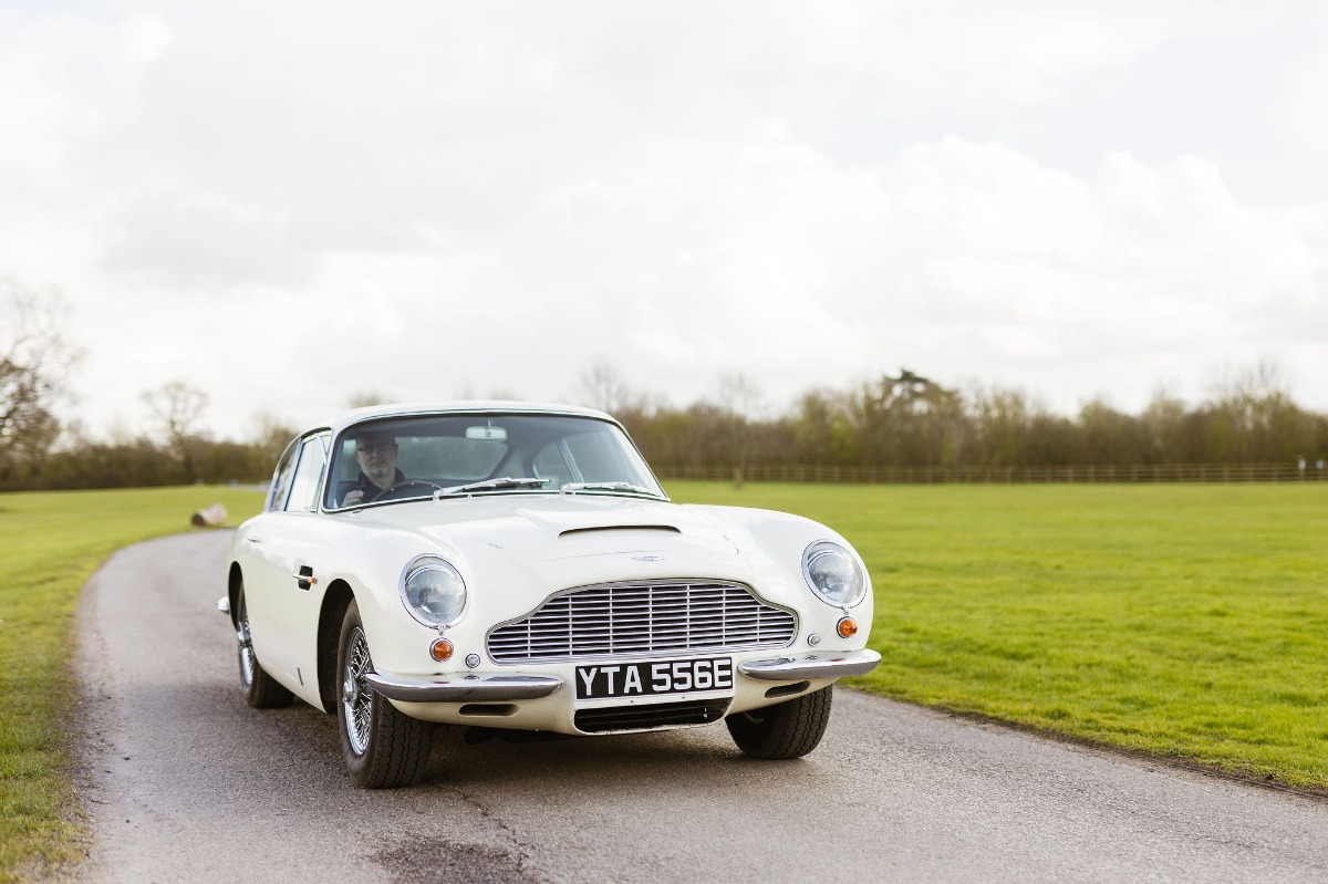 1966 Aston Martin DB6 Image 2