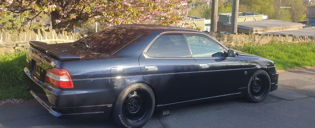 1997 Nissan Laurel Image 2