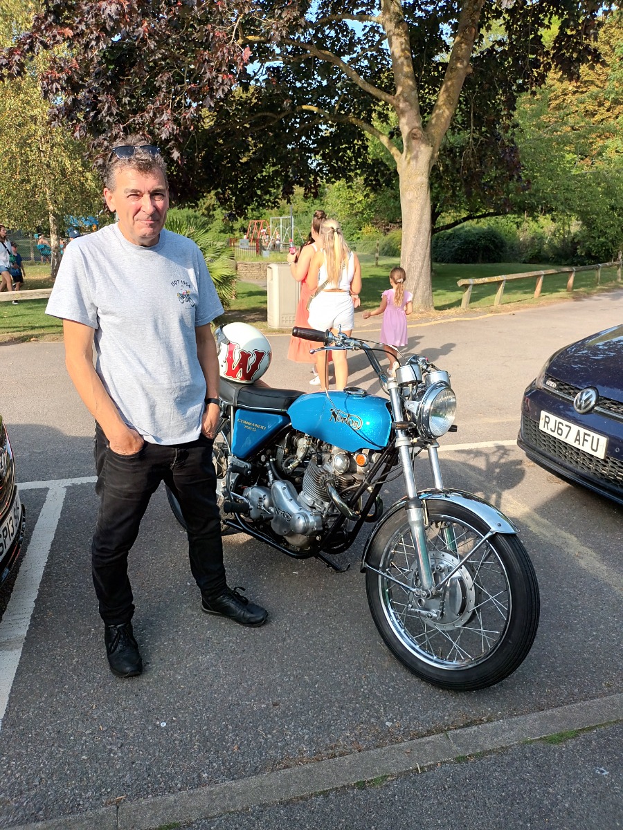 1969 Norton Commando 750 Image 3