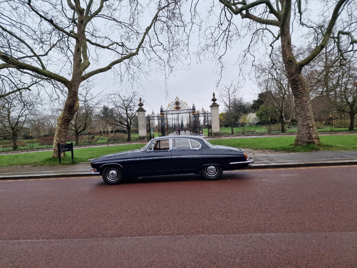 1969 Jaguar MK X Image 5
