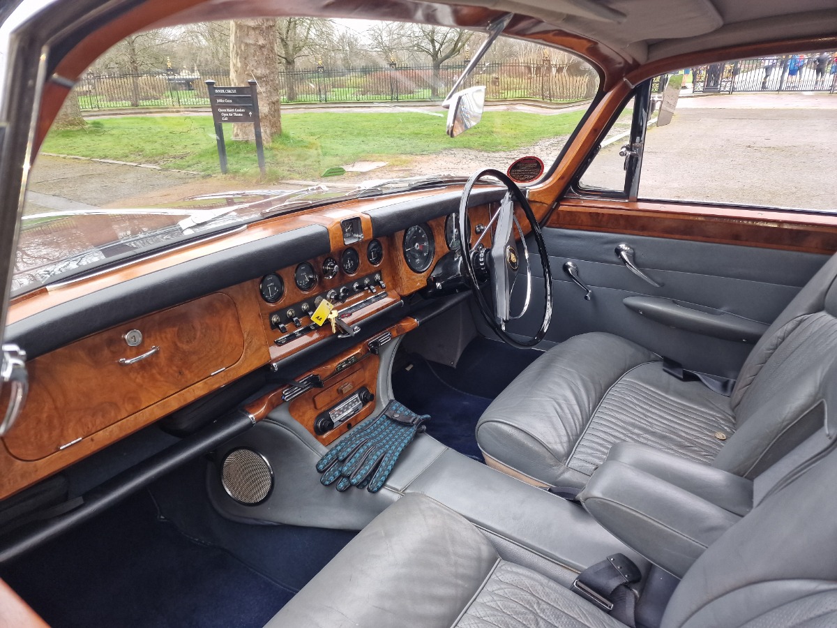1969 Jaguar MK X Image 4