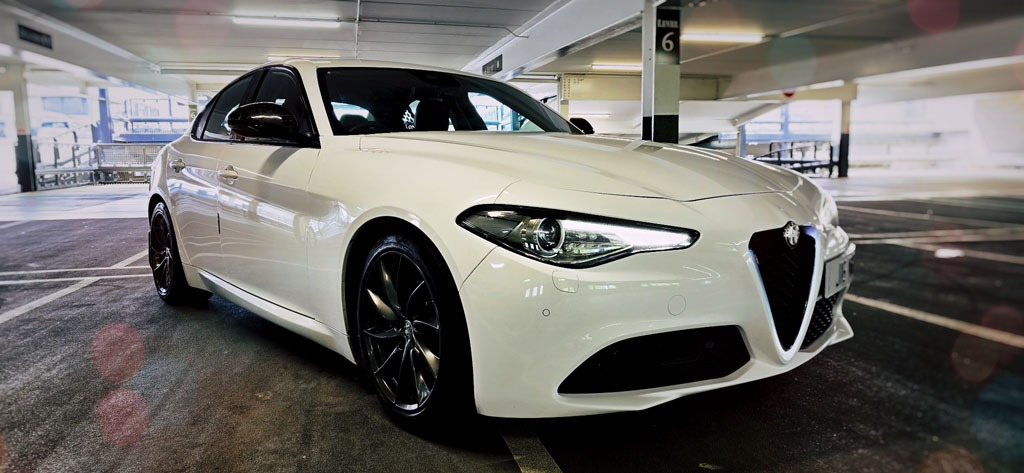 2016 Alfa Romeo Giulia Image 1