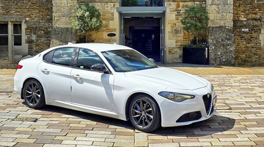 2016 Alfa Romeo Giulia Image 9