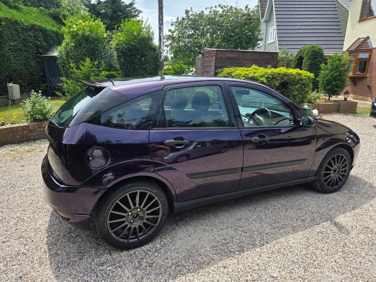 1991 Ford Focus Image 3