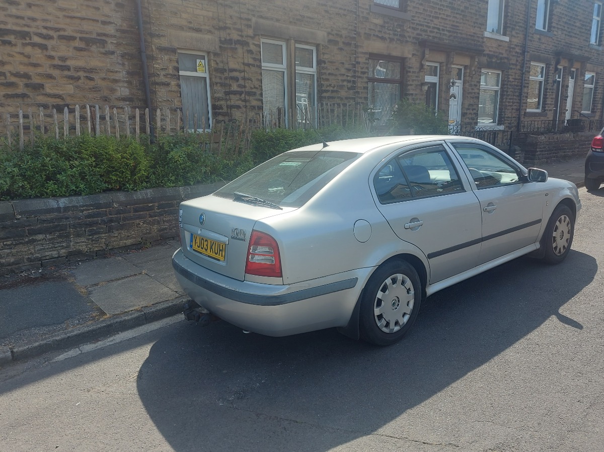 2003 Skoda Octavia Image 1