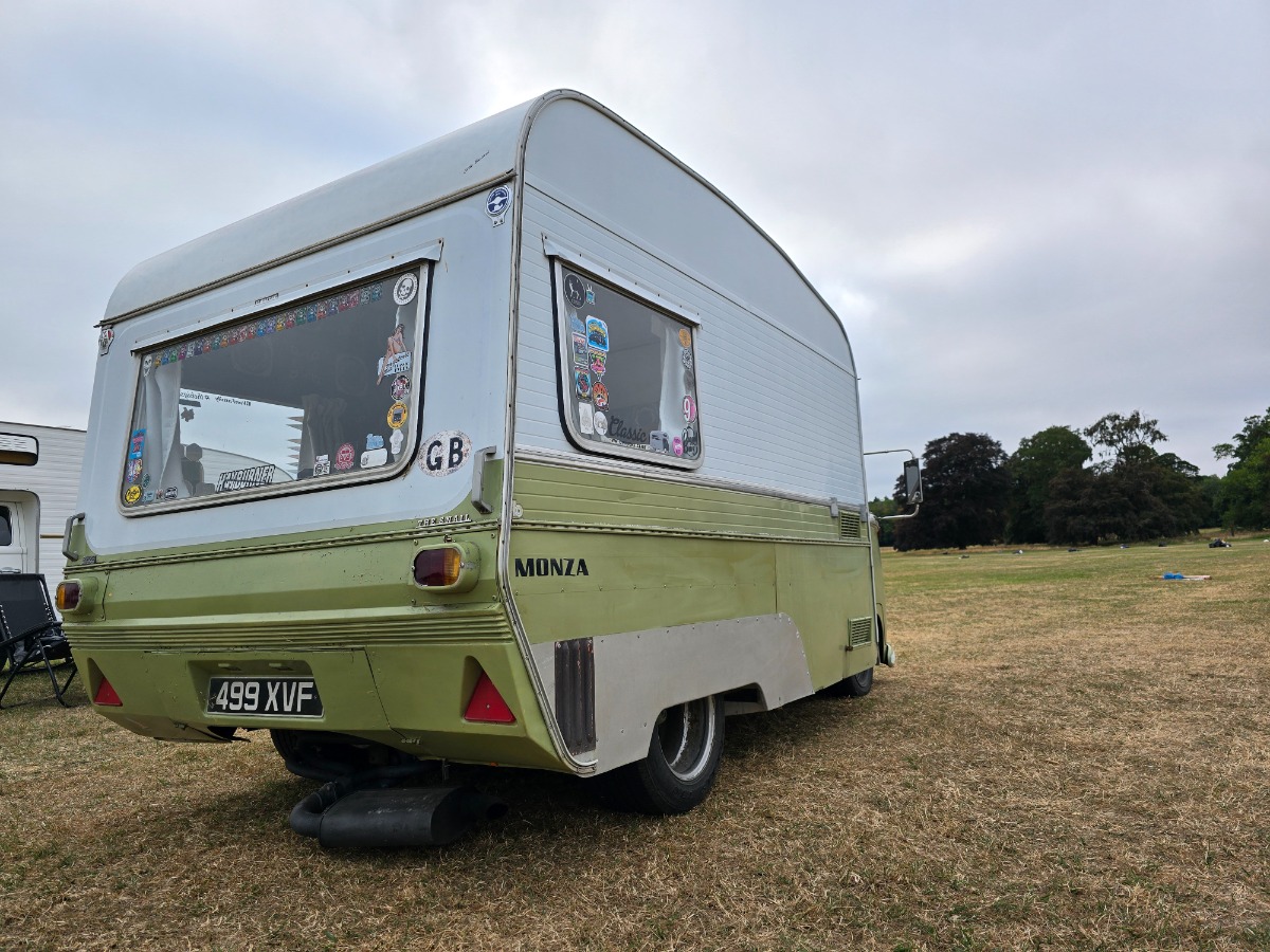 1962 Volkswagen T2 Camper Van / Bus Image 3