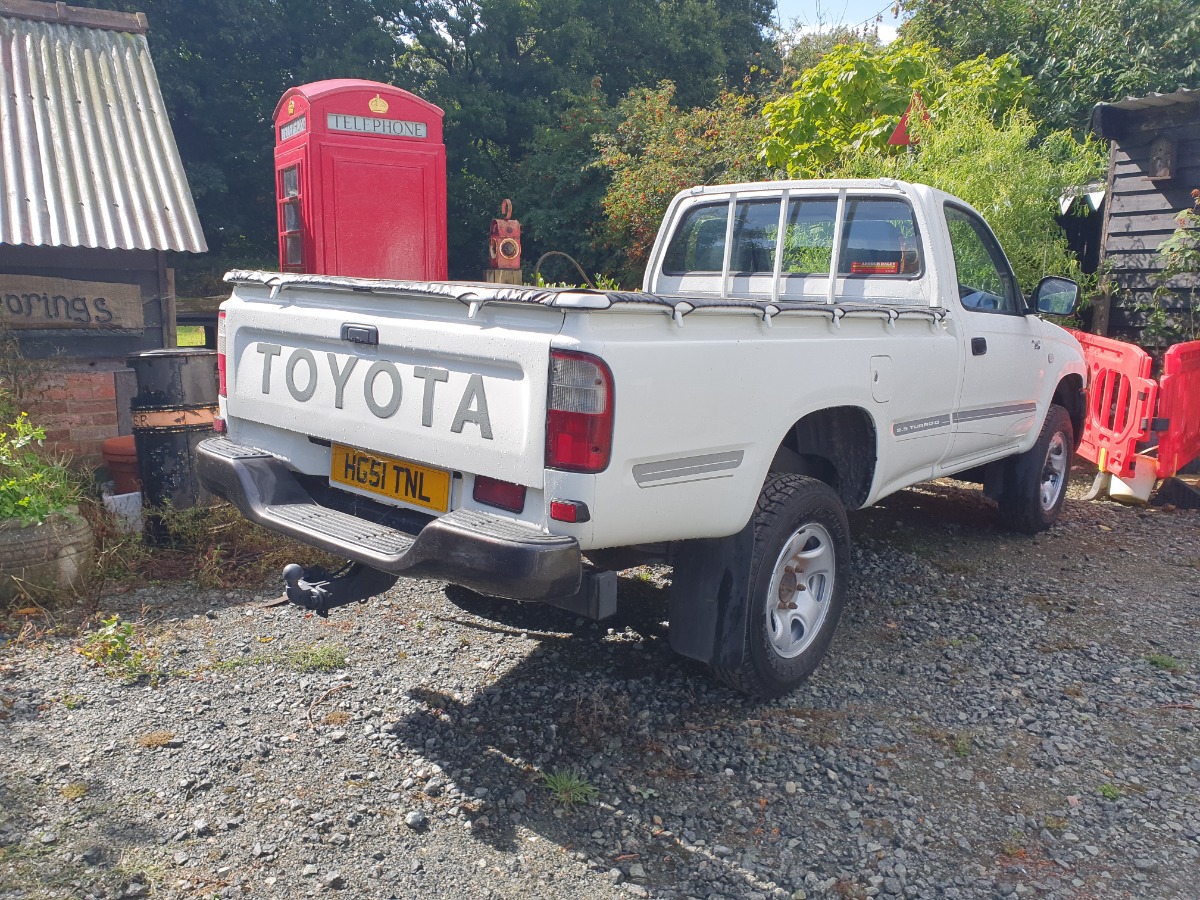 2001 Toyota Hilux Image 5