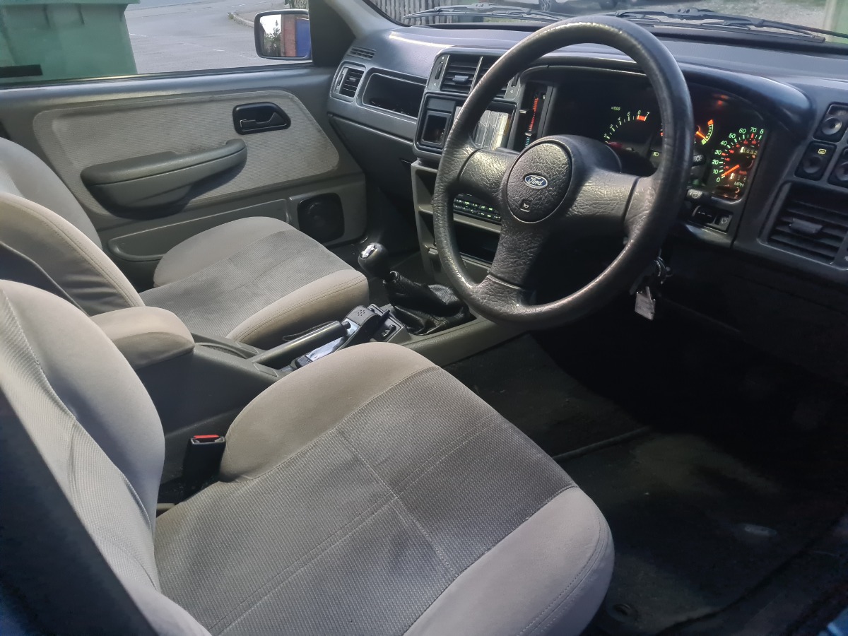 1992 Ford Sierra Image 9