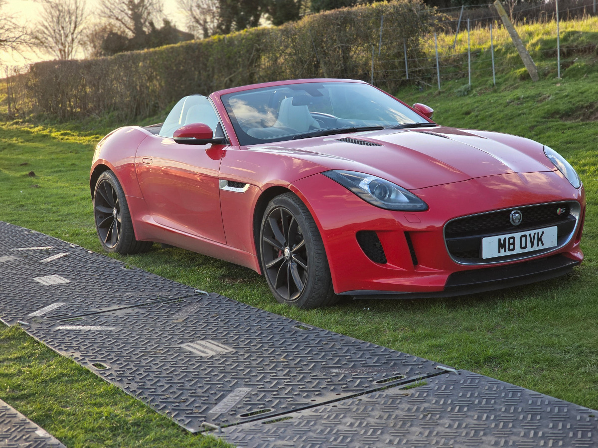 2013 Jaguar F-Type Image 4