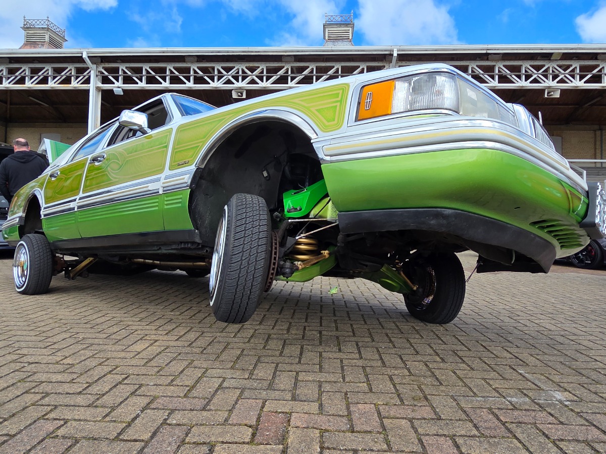 1991 Lincoln Town Car Image 14