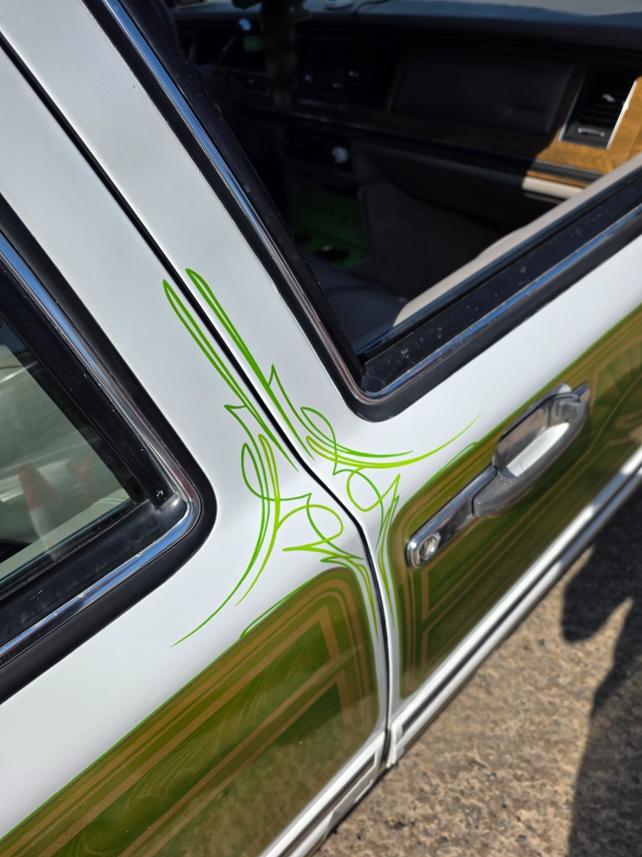 1991 Lincoln Town Car Image 11
