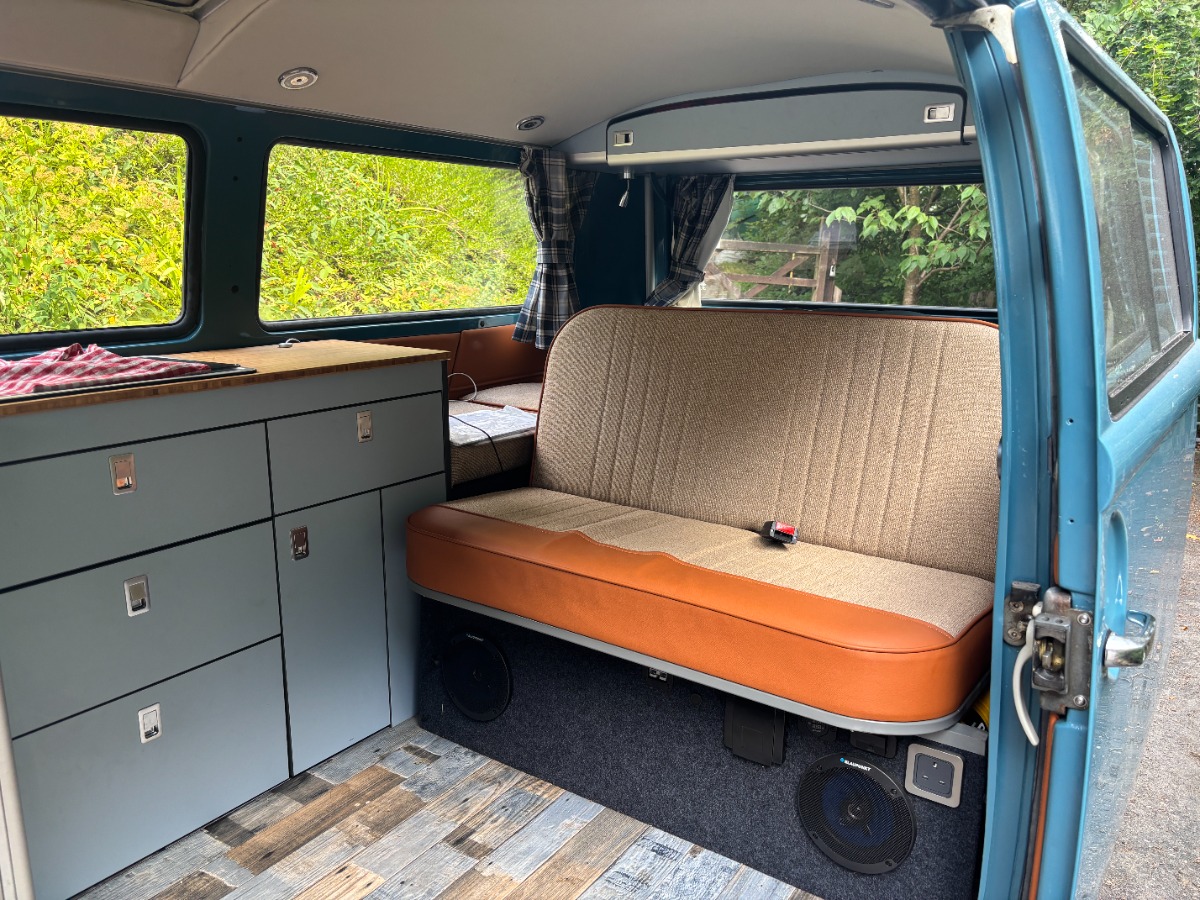 1972 Volkswagen T2 Camper Van / Bus Image 6