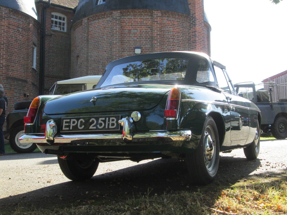1964 MG MGB Image 4