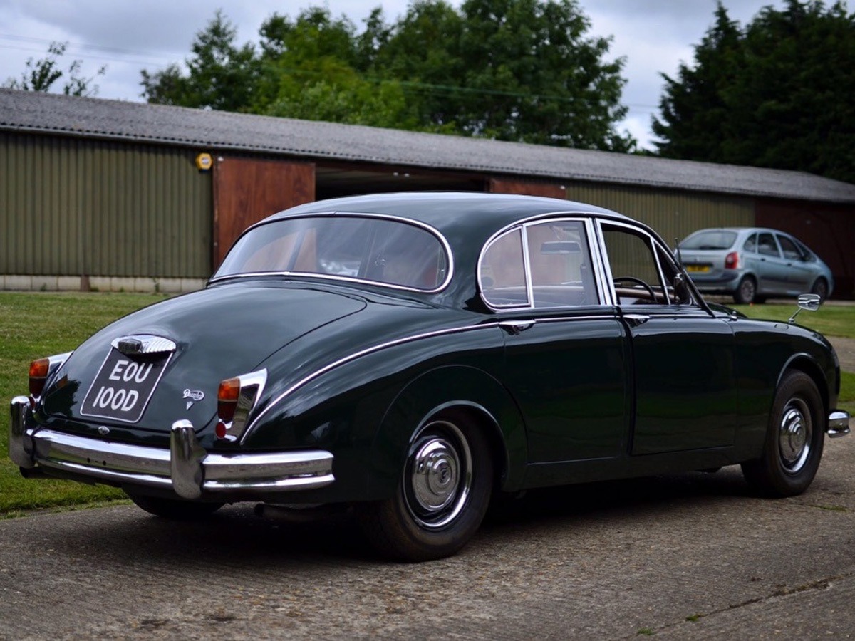 1966 Daimler V8 Image 6