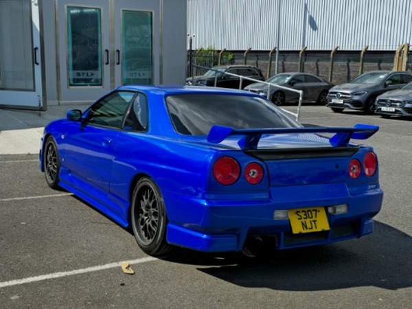 1998 Nissan Skyline Image 8