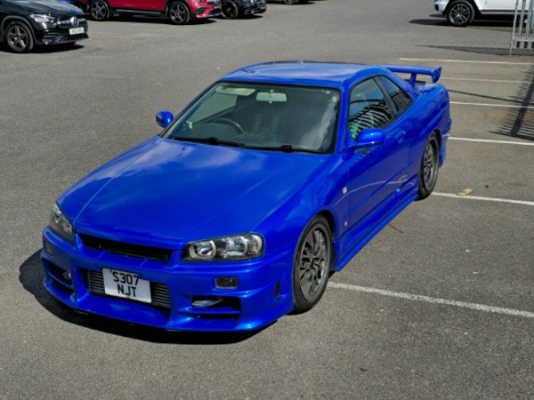 1998 Nissan Skyline Image 1