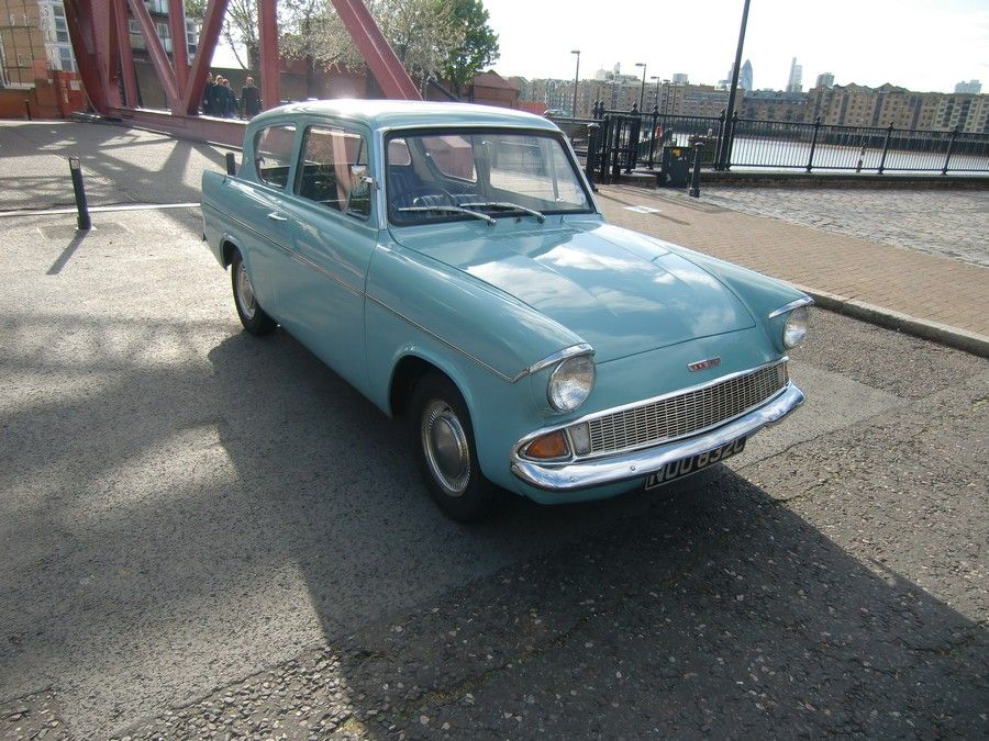 1965 Ford Anglia Image 7