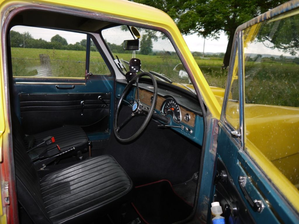 1973 Reliant Regal Supervan Image 3