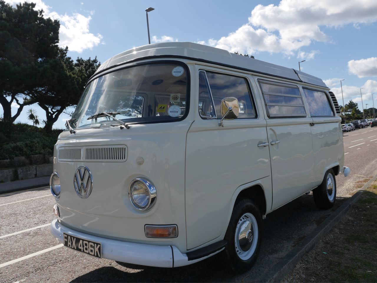 1972 Volkswagen T2 Camper Van / Bus Image 3