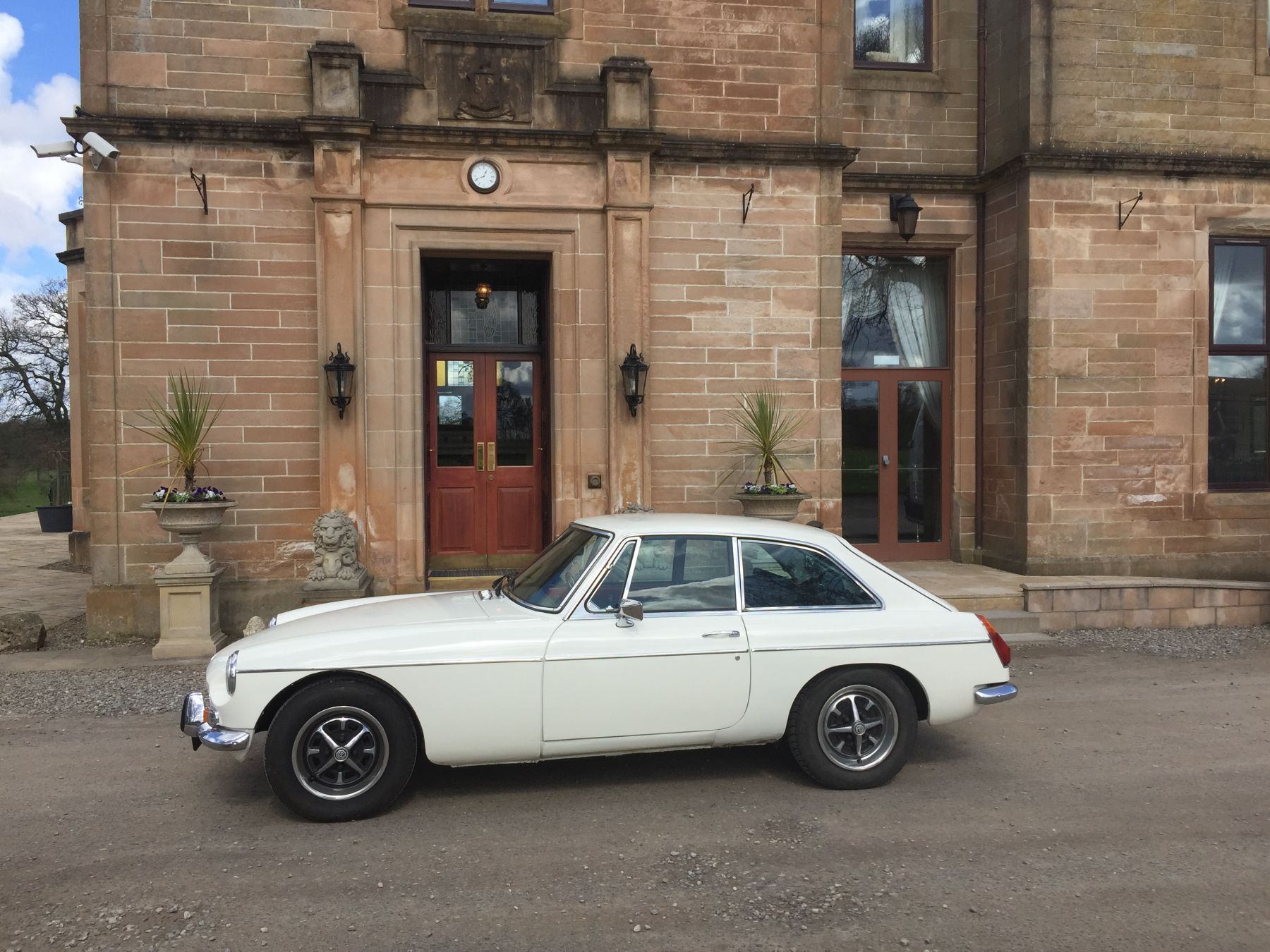 1974 MG MGB GT Image 3