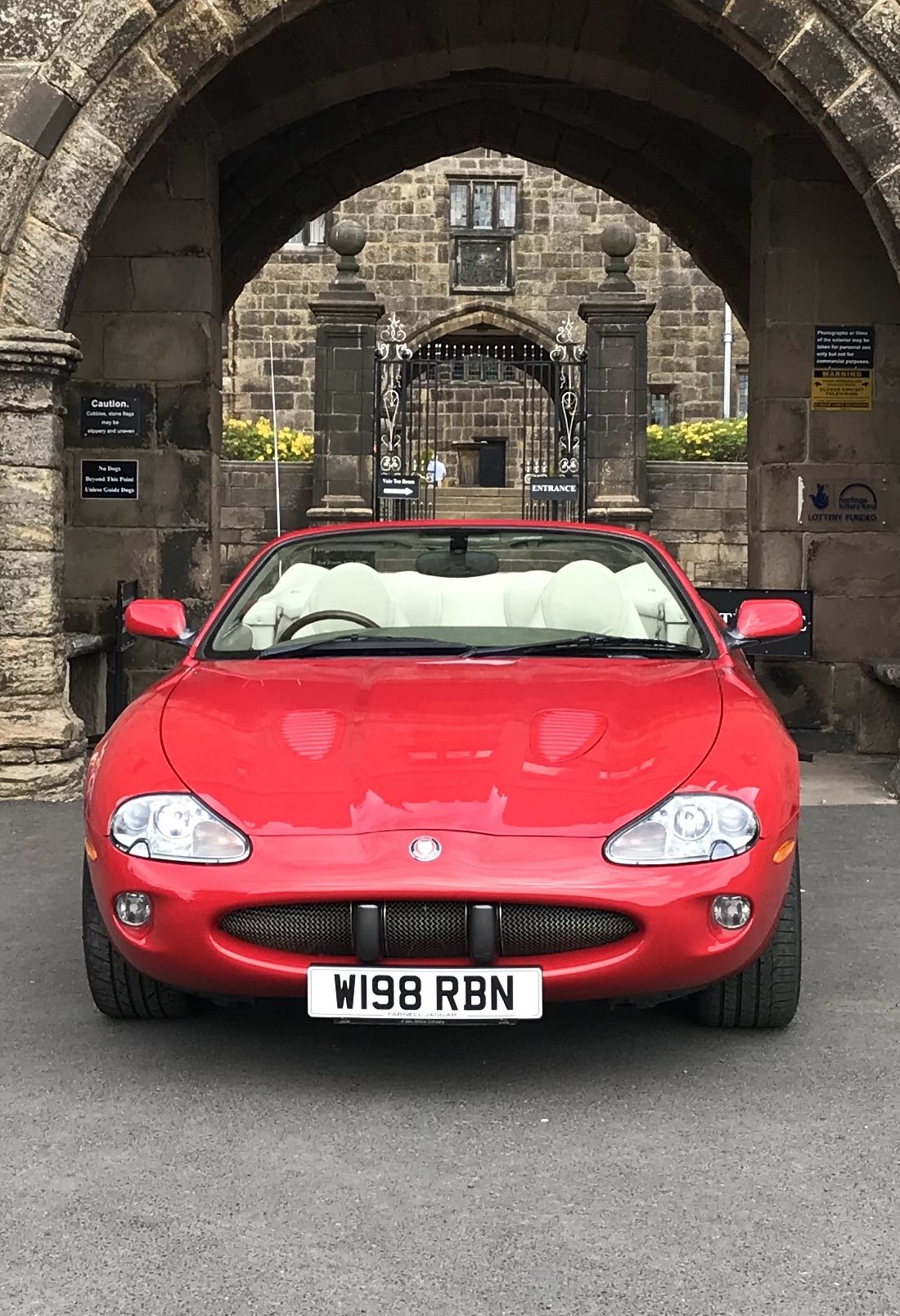 2000 Jaguar XKR Image 3