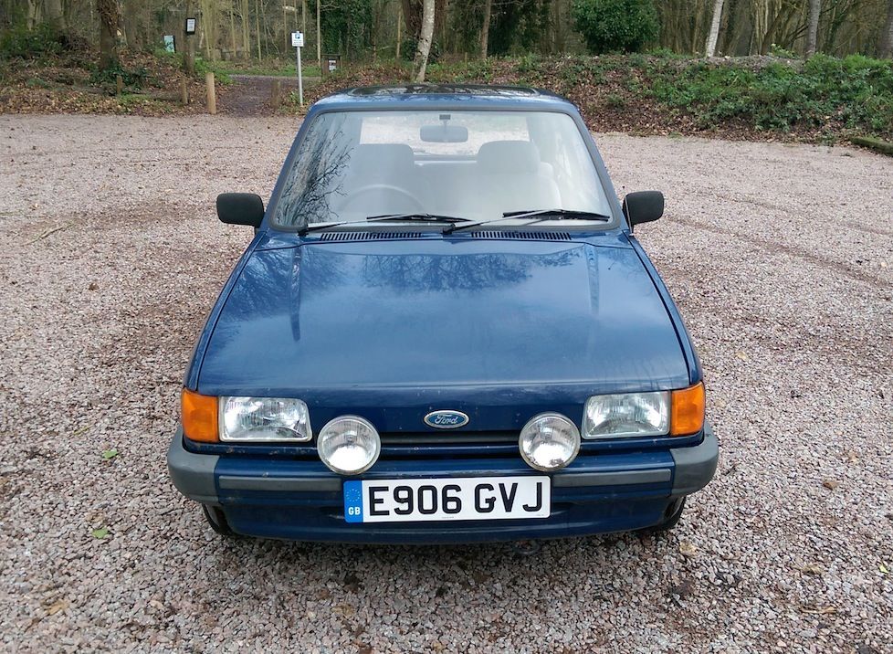 1988 Ford Fiesta Image 3