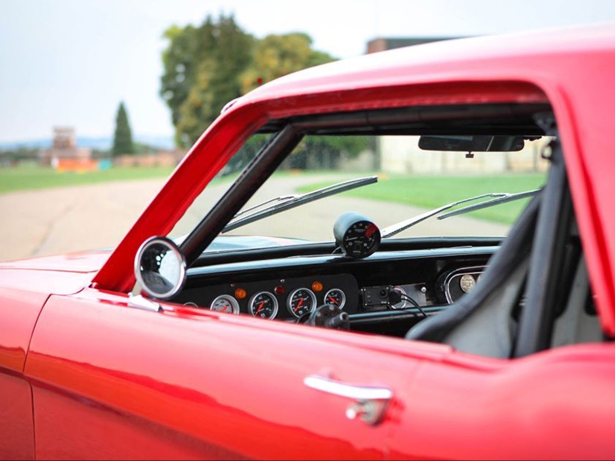 1965 Ford Mustang Image 2