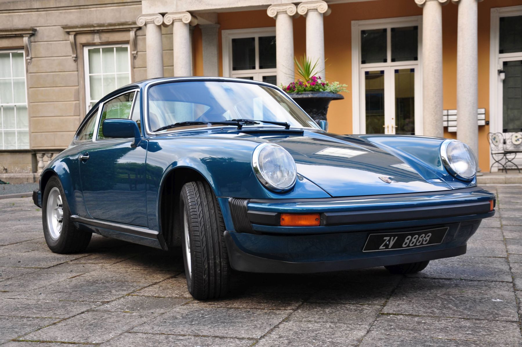 1977 Porsche 911 Image 1