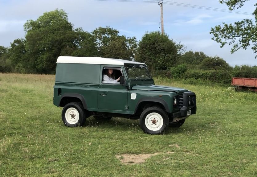 2004 Land Rover Defender Image 3