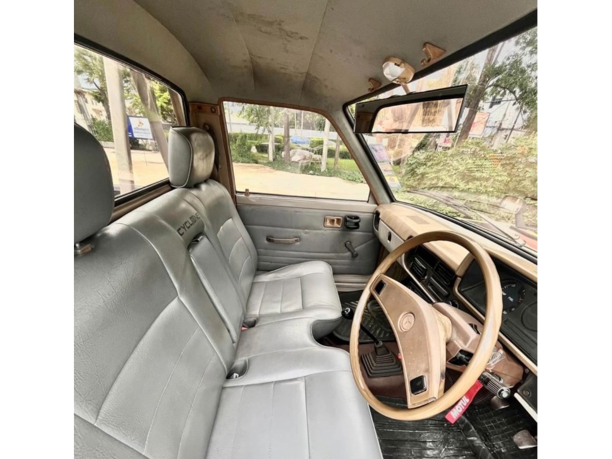 1980 Toyota Hilux Image 4