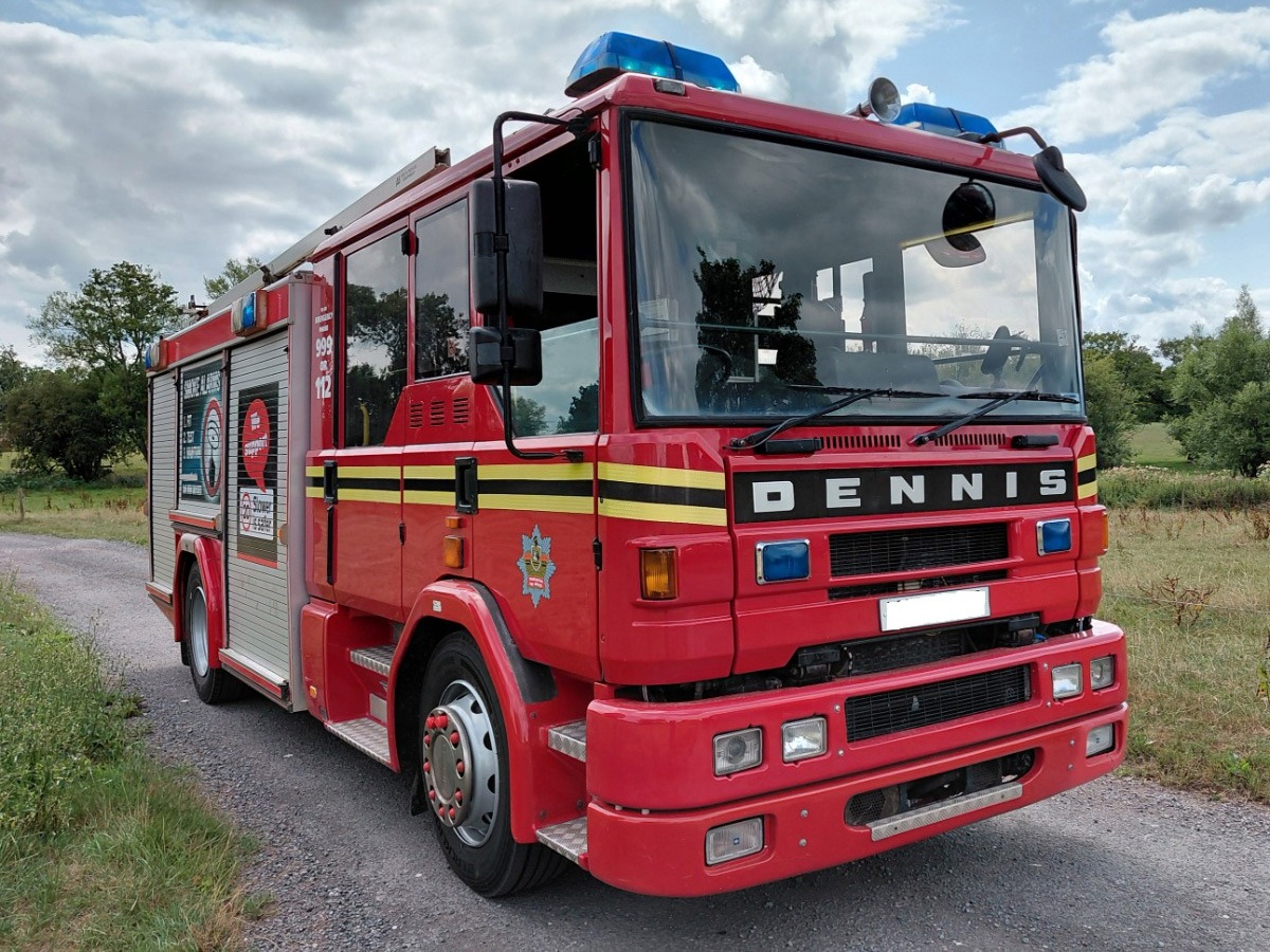 2001 Dennis Sabre Image 1