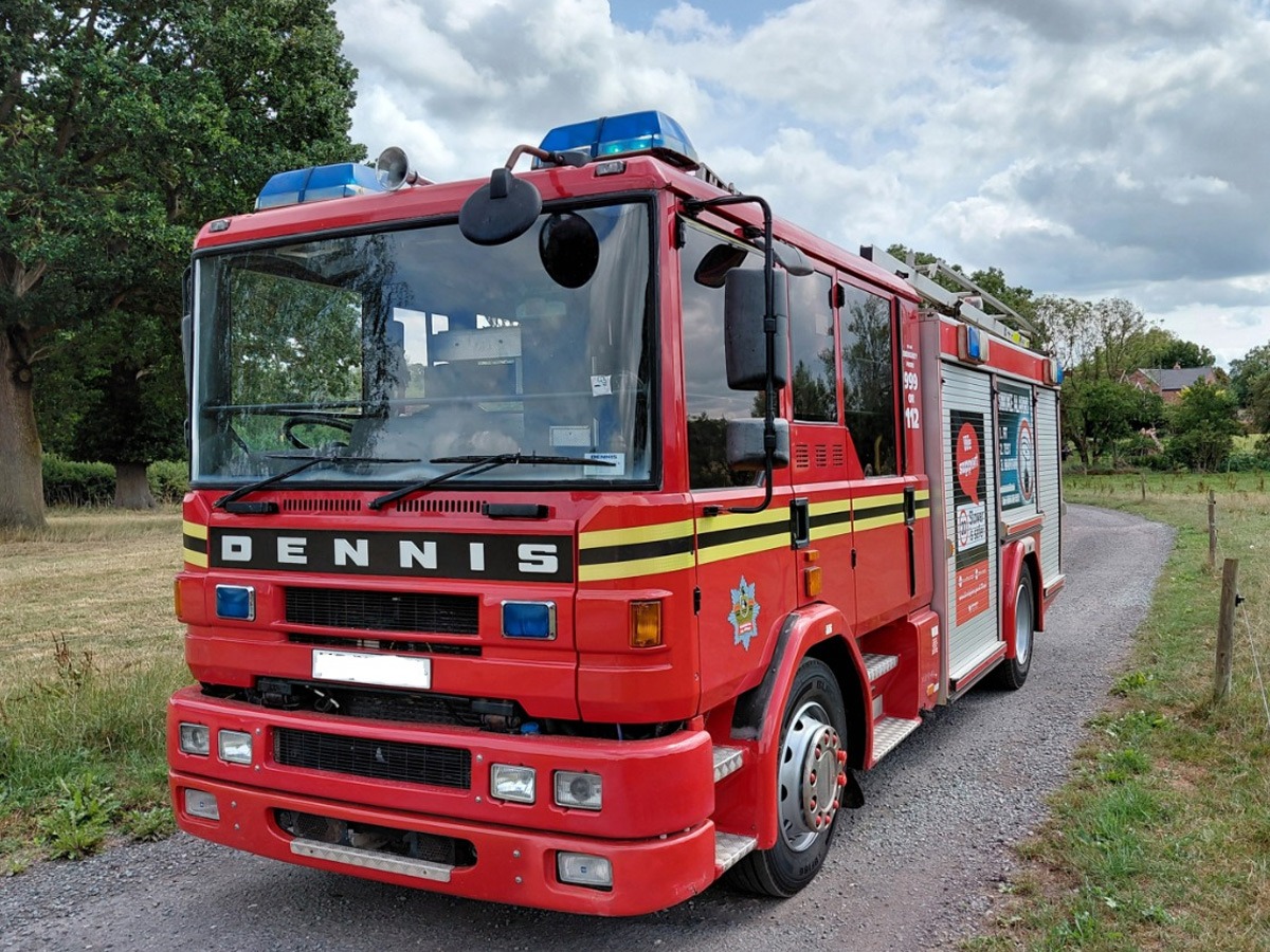 2001 Dennis Sabre Image 2