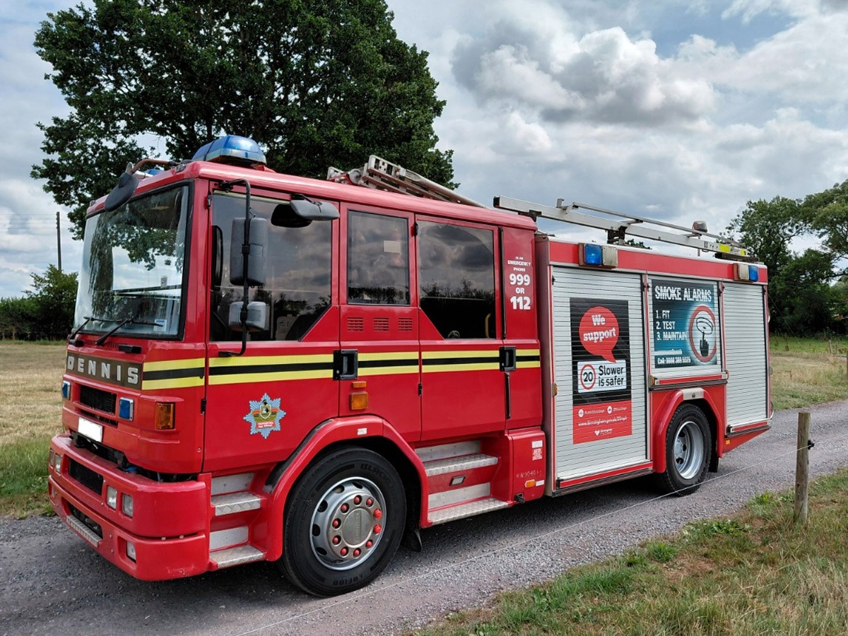 2001 Dennis Sabre Image 4