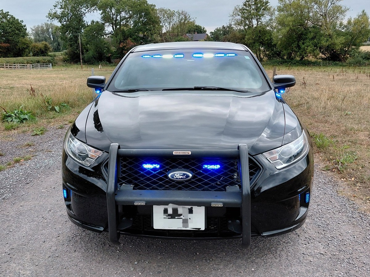 2015 Ford Taurus Image 2