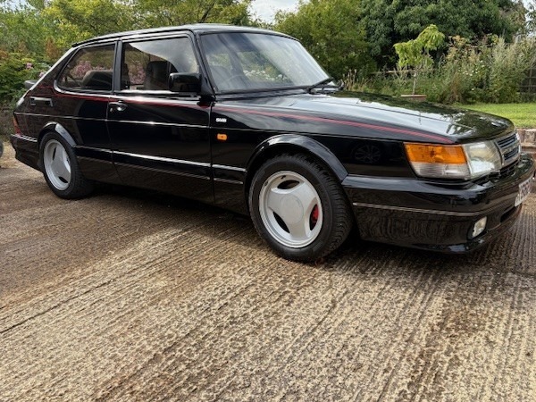 1992 Saab 900 Image 2