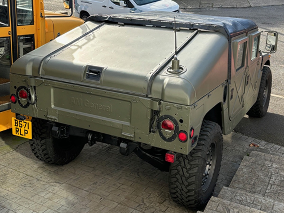 1985 Hummer H1 Image 8