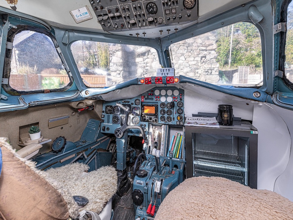 1971 Airplane Other Image 4