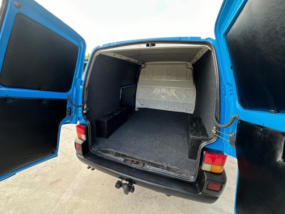 2002 Volkswagen Transporter Image 7