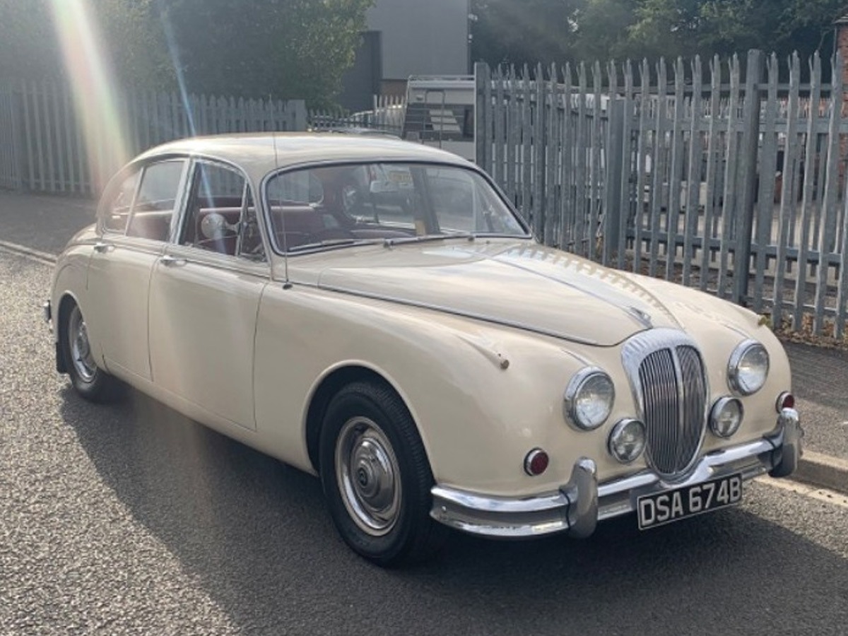 1964 Daimler V8 Image 2