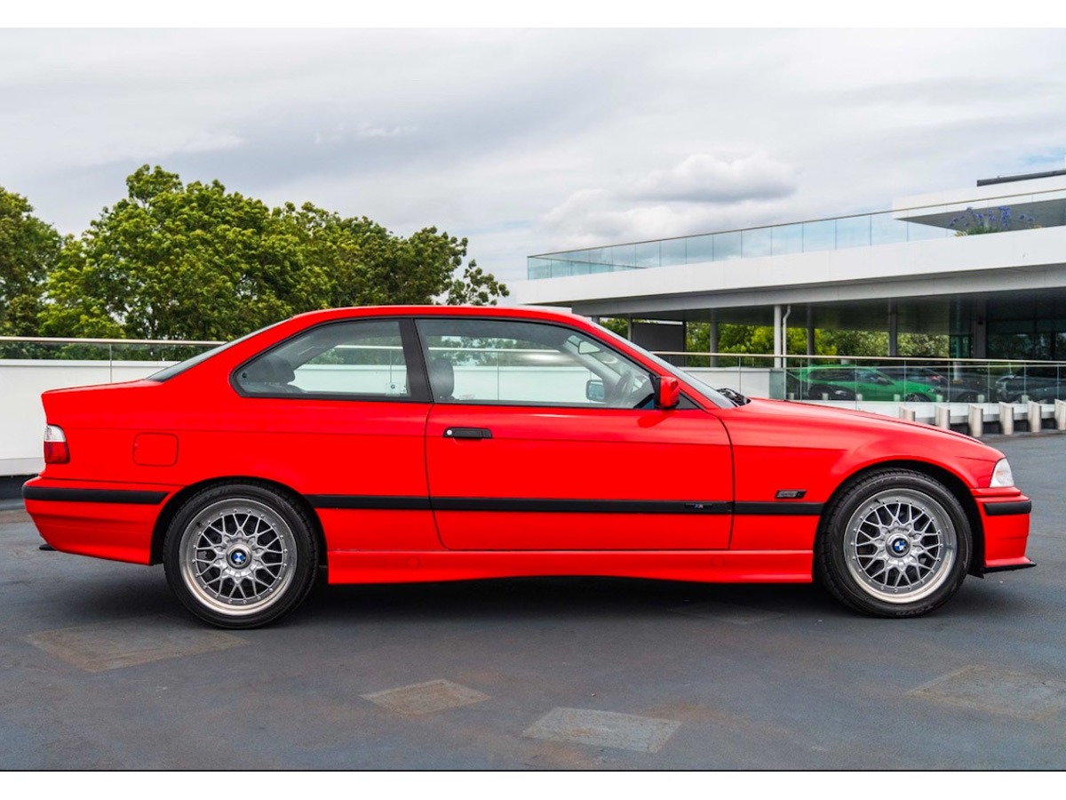 1996 BMW 3 Series Image 2