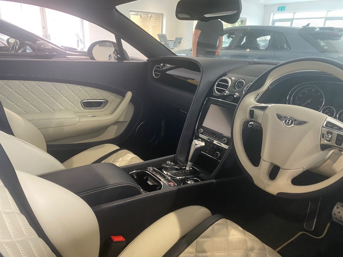 2017 Bentley Continental Gt Image 2