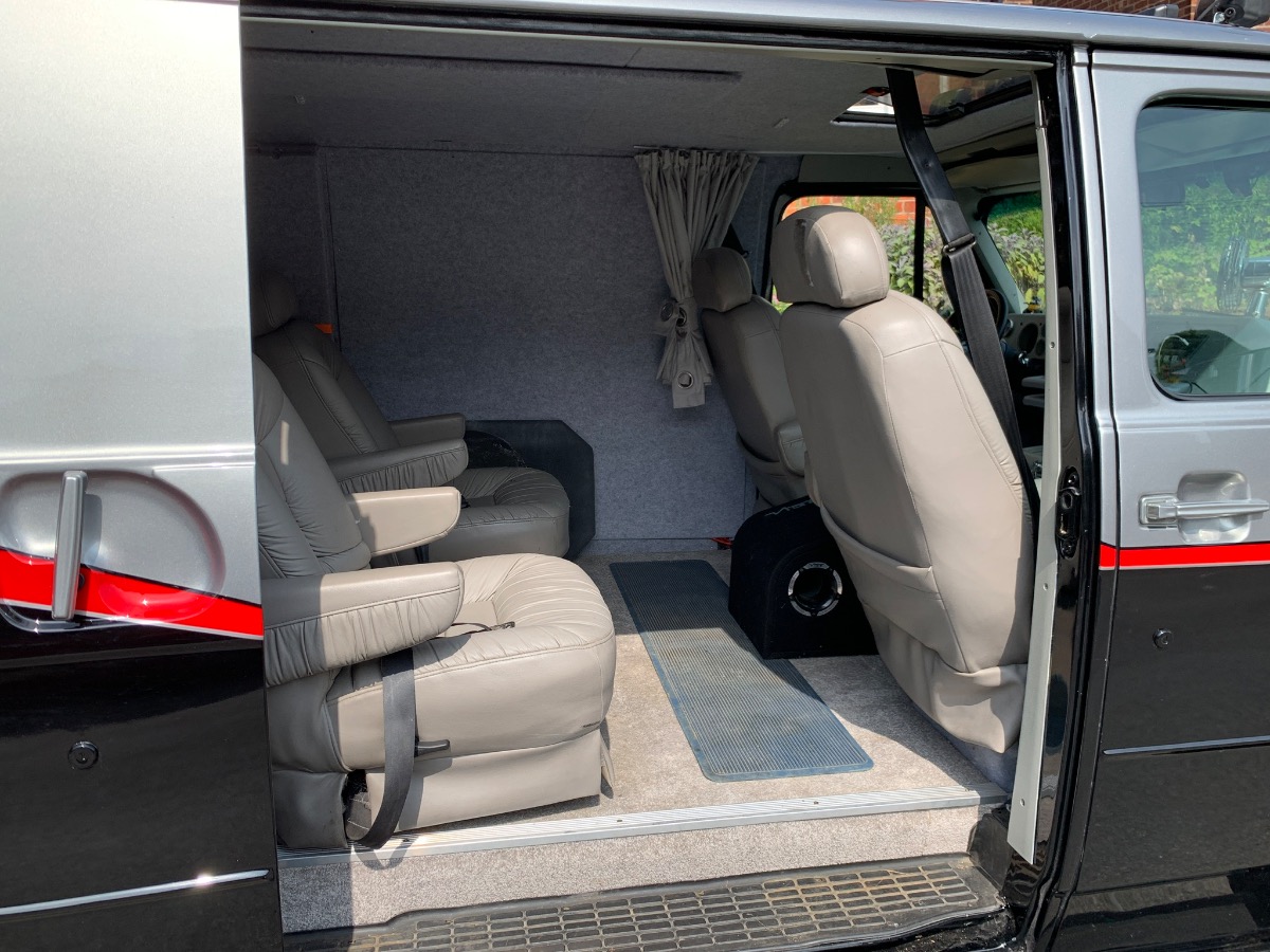 1986 GMC G20 Image 2